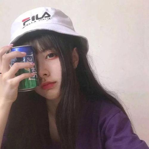 网红吃瓜头像卡通女生,网红新宠，萌态十足